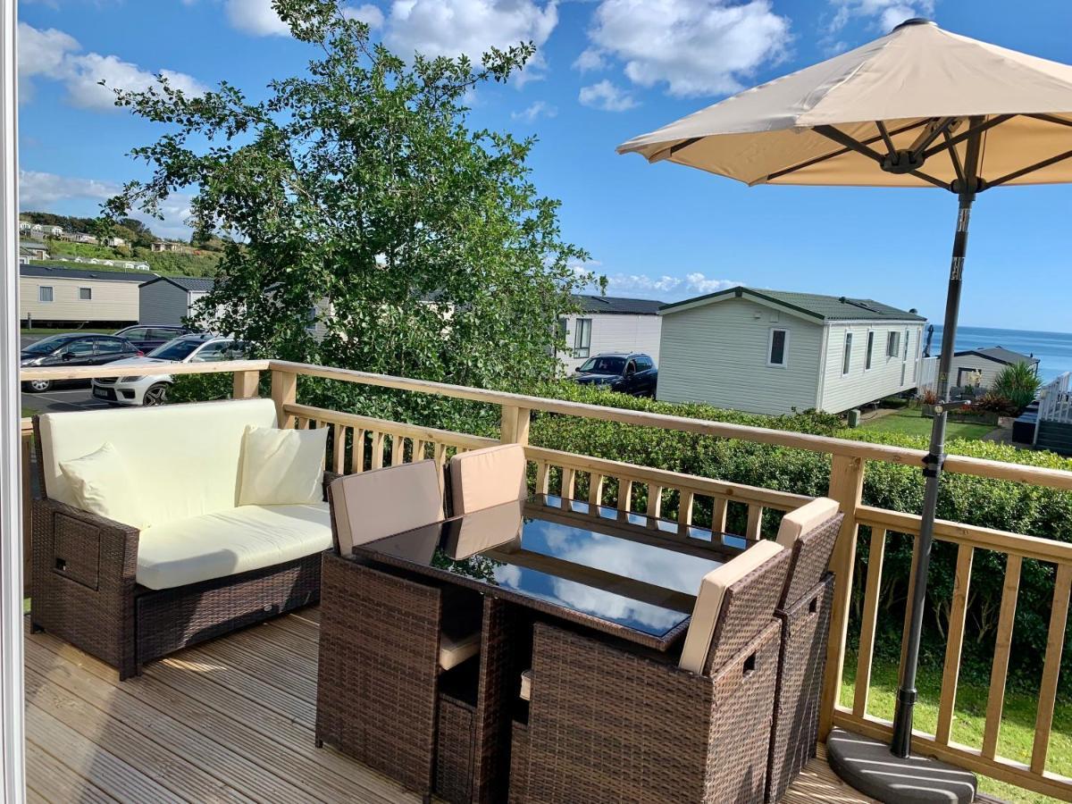 Lydstep Beach Bayview 3-Bedroom Holiday Home Тенбі Екстер'єр фото