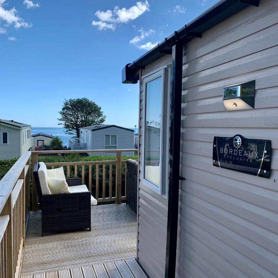 Lydstep Beach Bayview 3-Bedroom Holiday Home Тенбі Екстер'єр фото